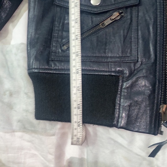 Prague leather cropped bomber jacket- size Medium - Picture 6 of 12
